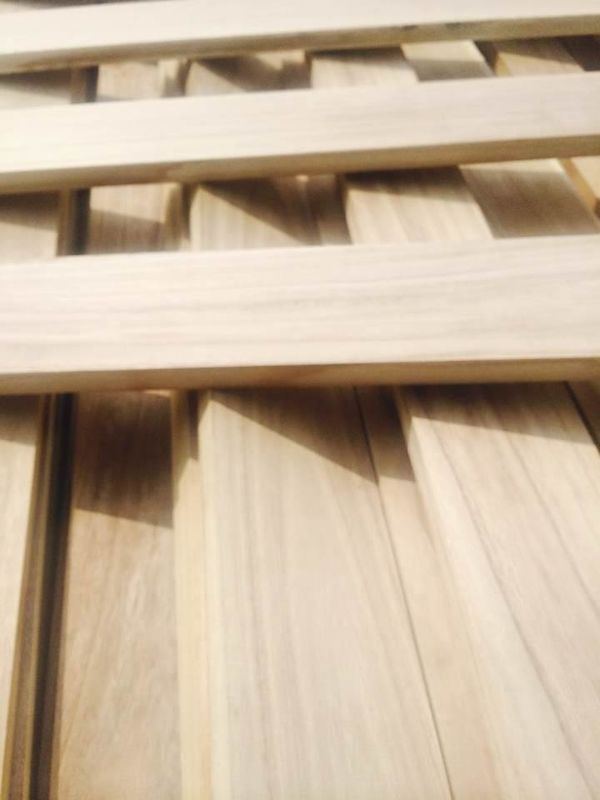 Tấm gỗ đặc trong nhà Trang trí màu bạch dương Paulownia tự nhiên 100-2500mm