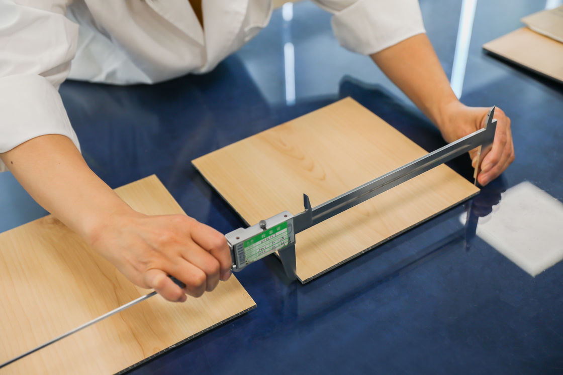 Dầu gỗ Thiết kế nội thất 4mm 5mm 6mm PVC SPC Click Lock Vinyl Thiết kế đồ họa Văn phòng nội bộ châu Âu