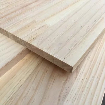 Giá bán buôn 4 * 8ft 18mm gỗ thông ngón nối cạnh gỗ thông board cao su New Zealand solid wood board cho đồ nội thất