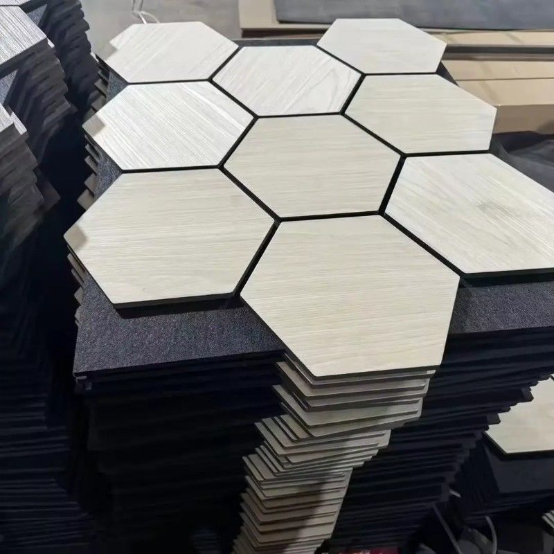 Cải thiện trải nghiệm âm thanh 3D Hexagon Khám tường gỗ chống âm màu hồng màu cam màu trắng hoặc tùy chỉnh