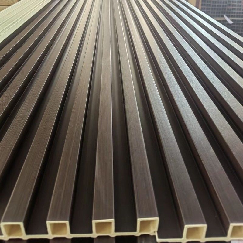 Laminated Indoor WPC Wall Panel Thiết kế hạt gỗ PVC Wpc Bức tường cho cho trang trí nội thất