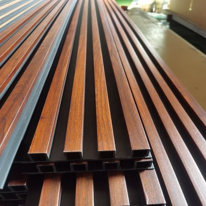 Tấm ốp tường WPC trang trí nội thất Black Board House với chức năng chống thấm nước