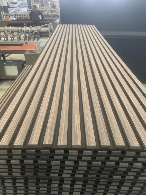 Bán nóng Các tấm âm thanh gỗ Slat Bàn tường phay Nhà trang trí Nội thất chống âm thanh Bàn tường