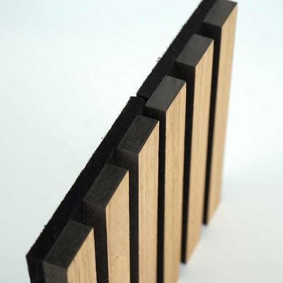 Bảng chống cháy nội thất Wpc bền gỗ sồi tự nhiên âm thanh Slat chống nước