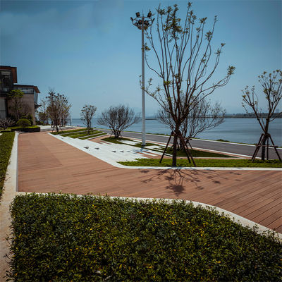 Sàn tre được thiết kế phổ biến ngoài trời