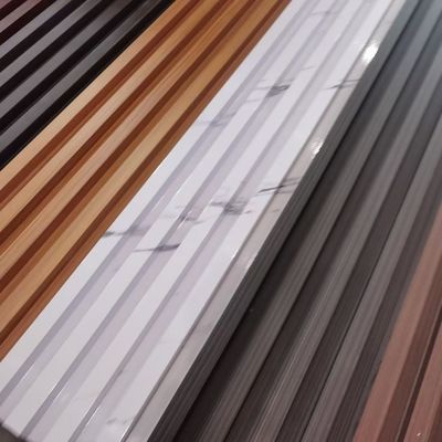 Trang trí nội thất nội thất Màu gỗ Hiệu quả năng lượng chống gió chống trầy xước Bảng tường WPC Hiệu ứng 3D